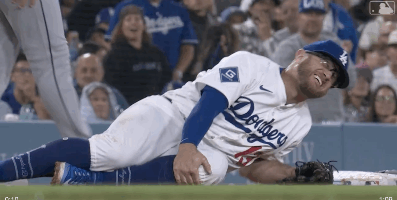 Max Muncy injury